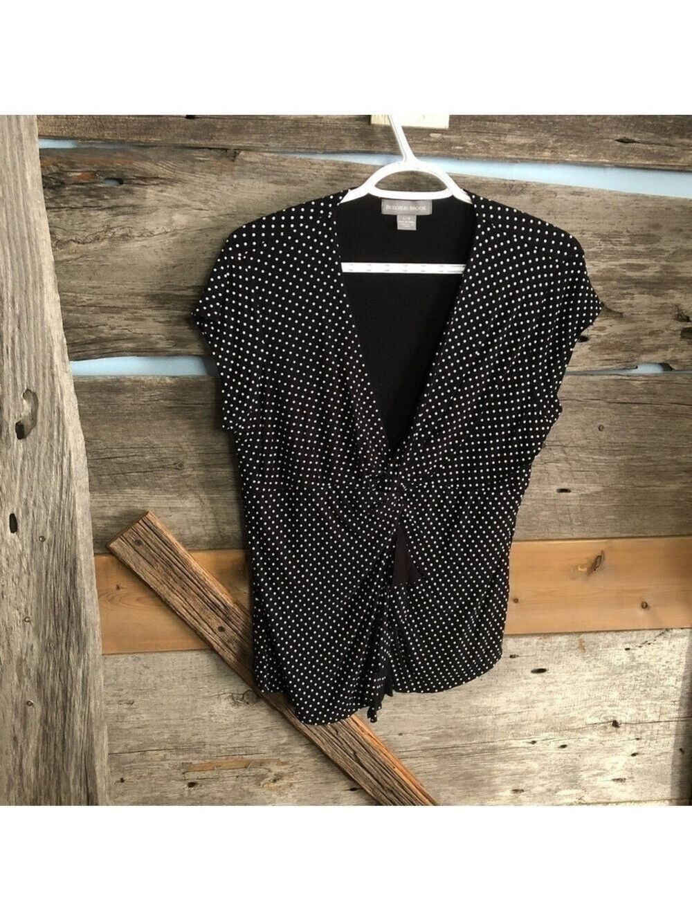 BEECHERS Brook Size Large Black/White Polka Dot V-Neck Top
